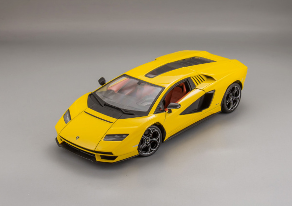 Модель Lamborghini Countach LPI 800-4 1:38 (желтая)